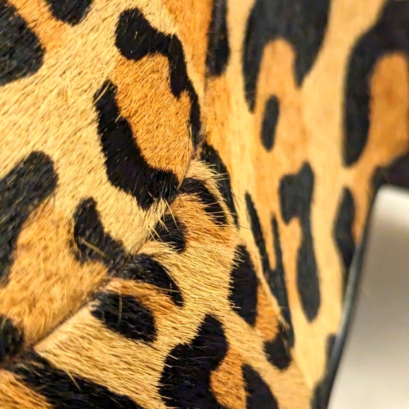 Bebe platform sandals in a cheetah pattern - Picture 10 of 10